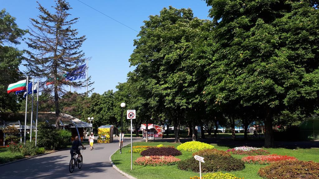 Apartments Flora Burgas Exterior foto