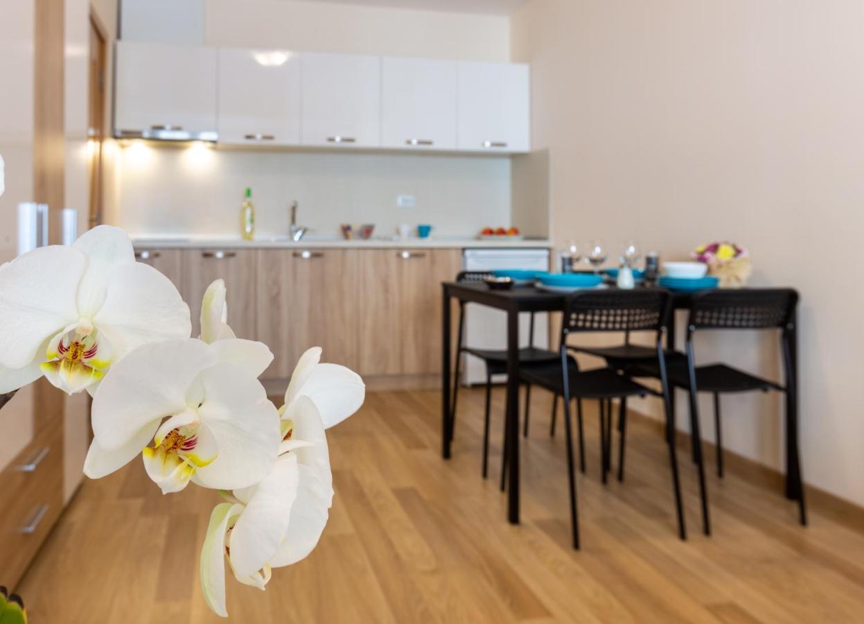 Apartments Flora Burgas Exterior foto