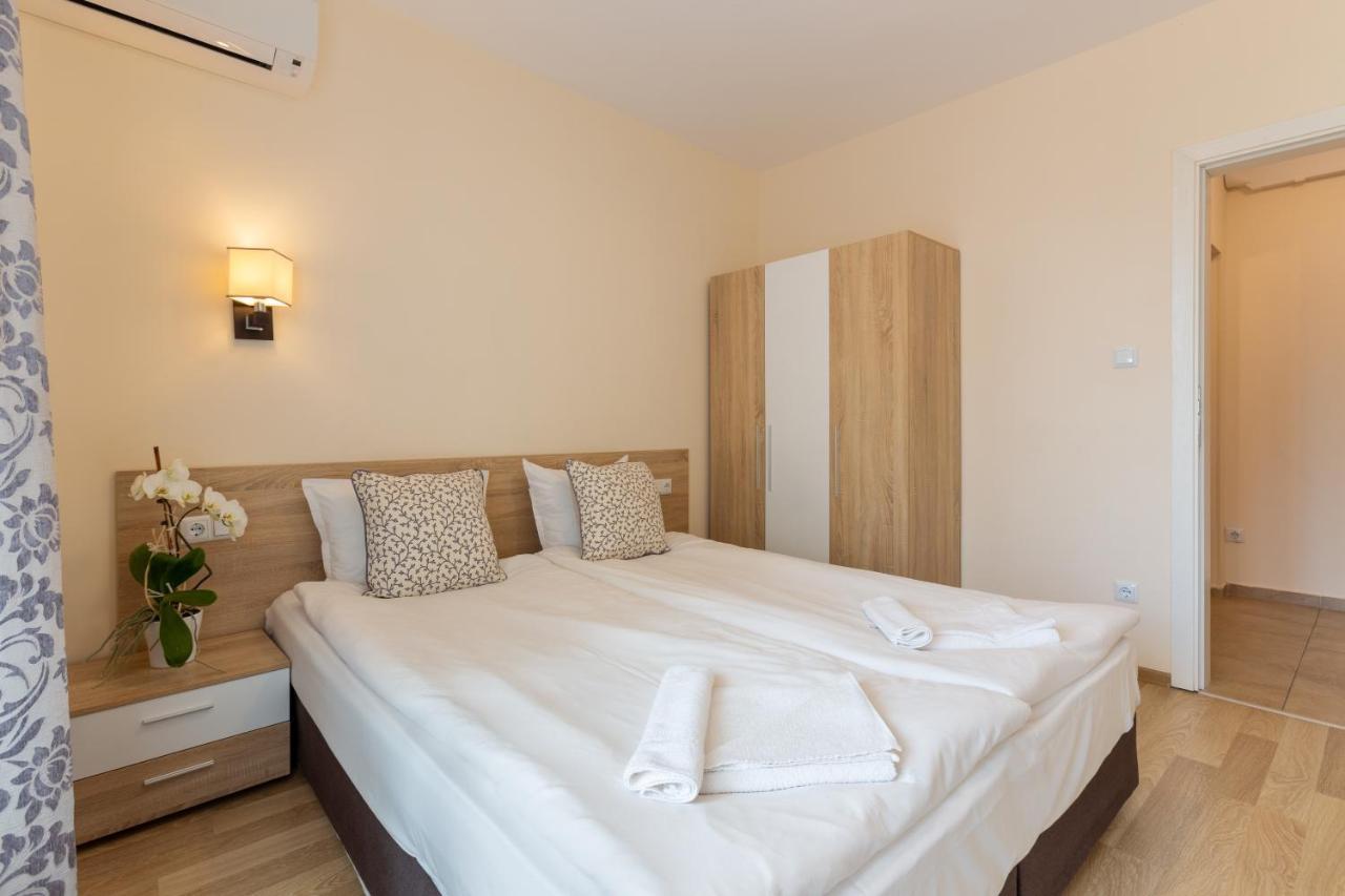 Apartments Flora Burgas Exterior foto